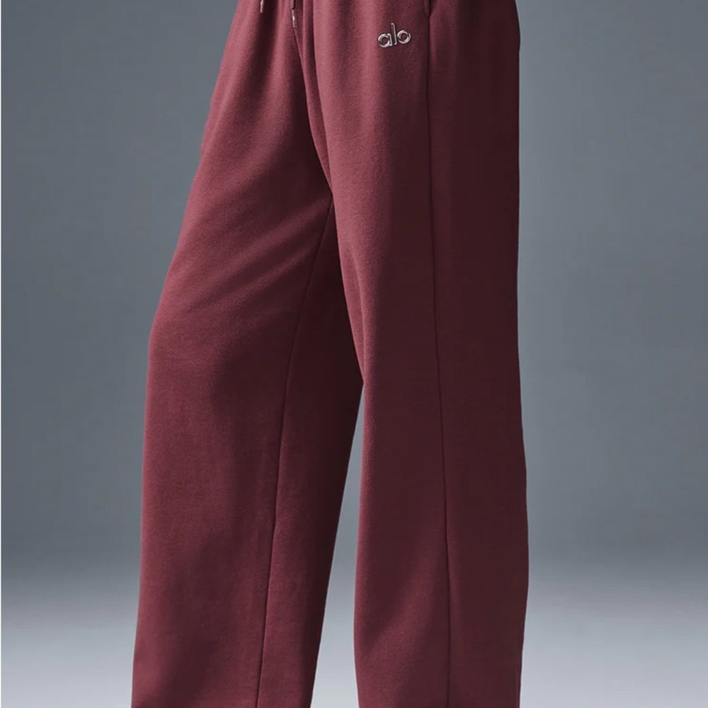 ALO Yoga Burgundy Truffle Accolade Sweatpants Relaxed Fit Joggers